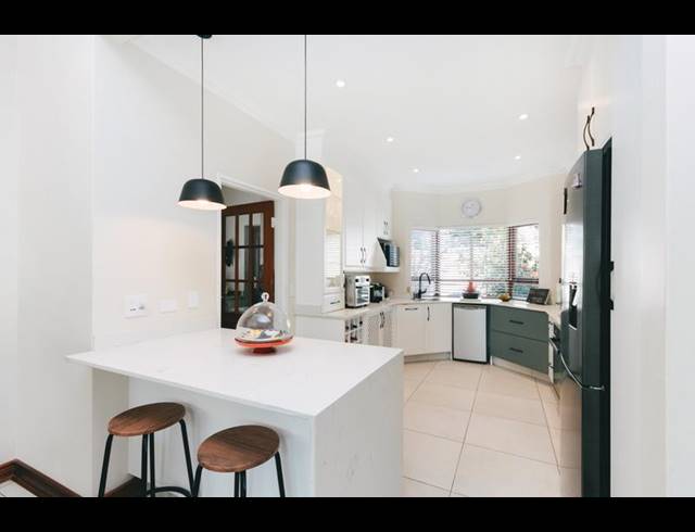 4 BEDROOM HOUSE FOR SALE IN LONEHILL